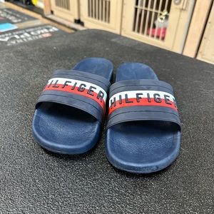Men’s size 10 Tommy Hilfiger slides in great condition